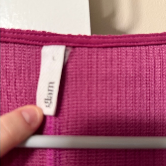 Pink Ribbed V-Neck Sweater - Picture 2 of 2